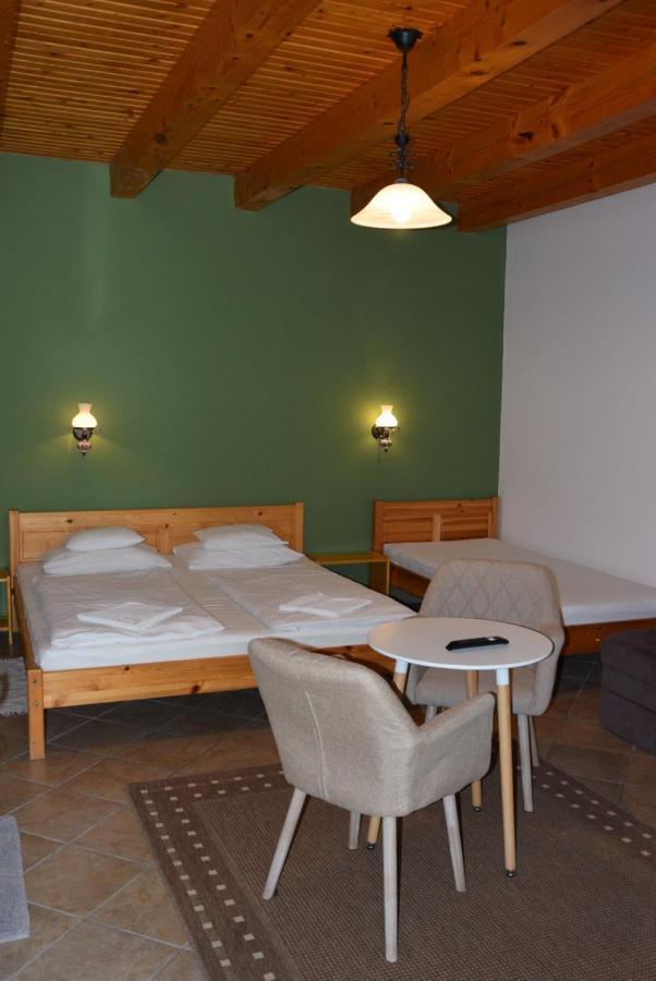 Hotel Nyitott Kapu Vendeghaz Felsőtárkány Exterior foto